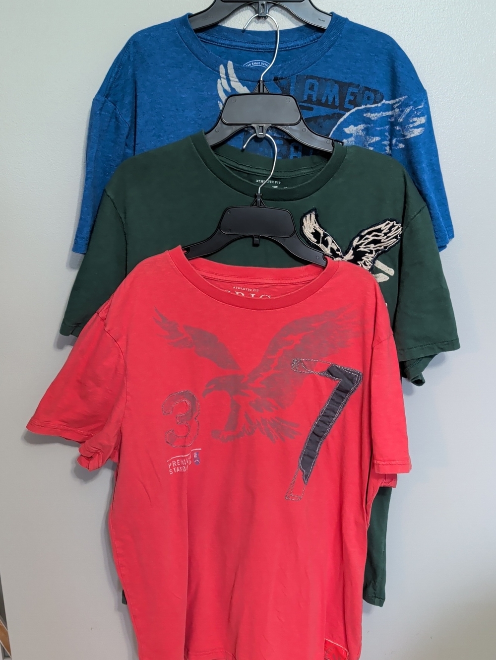 American Eagle Outfitters Men's Short Sleeve Tees - Red, Green, Blue XL